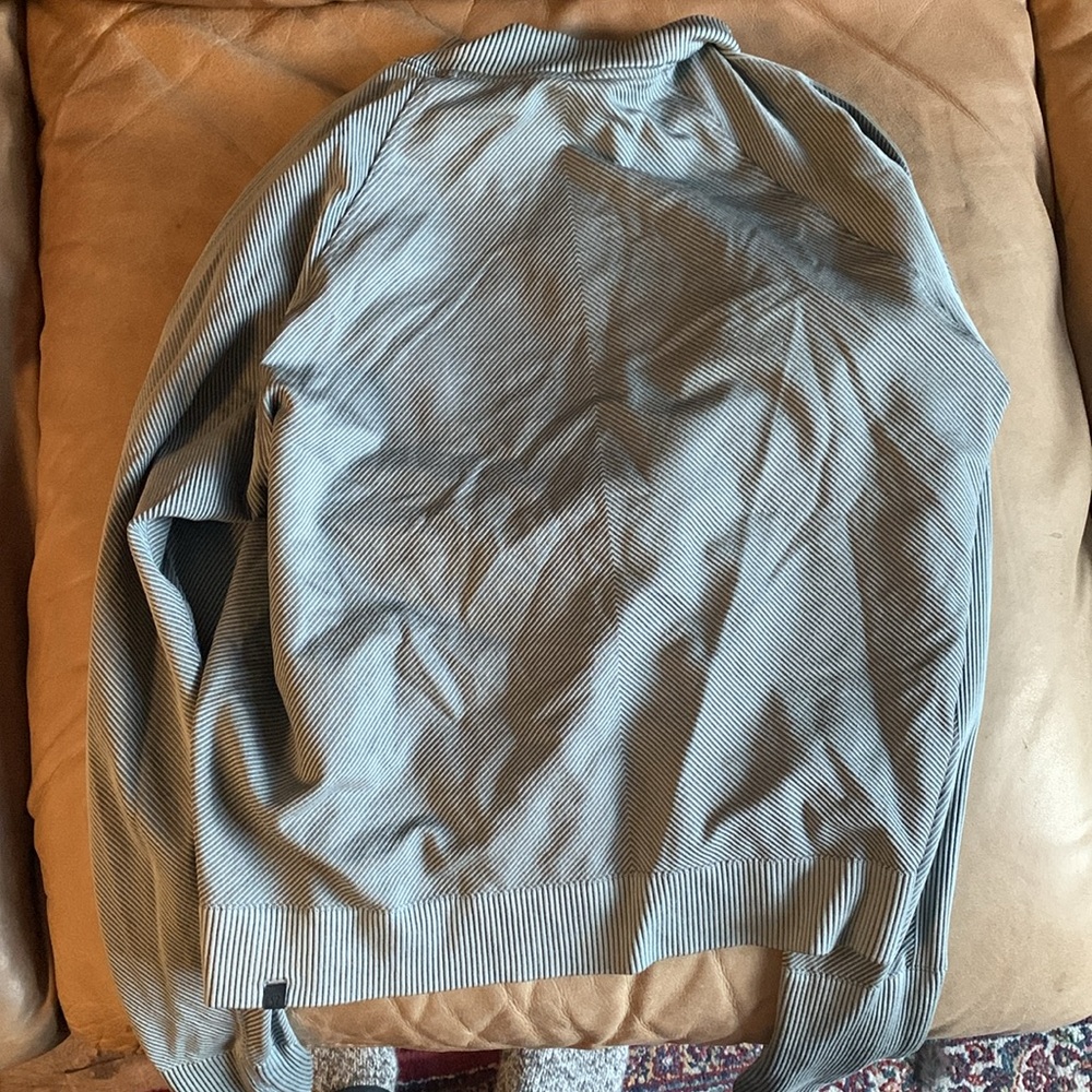 Lululemon top - Picture 3 of 6